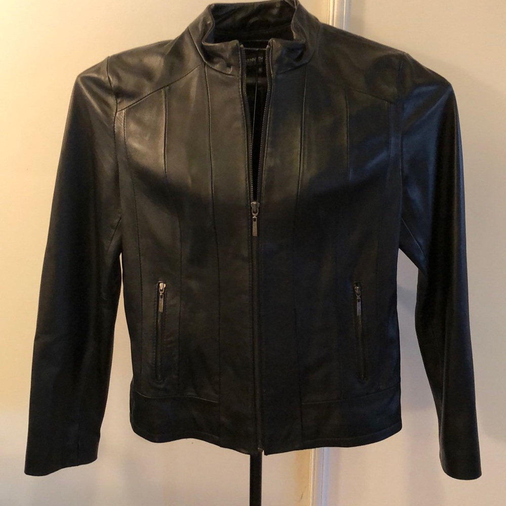 Black Stand-Collar rich glove Leather fitted Jacket. Size Medium. Never worn.